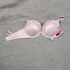 Lilac purple La senza bra size 34 D gold lace and gem detailing